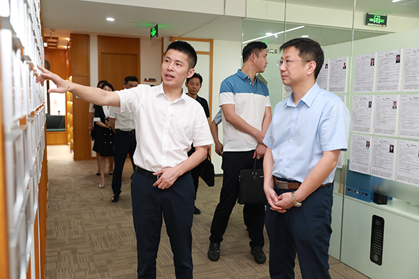 长沙市市场监督管理局副局长宋小军一行调研AG贵宾会医药集团