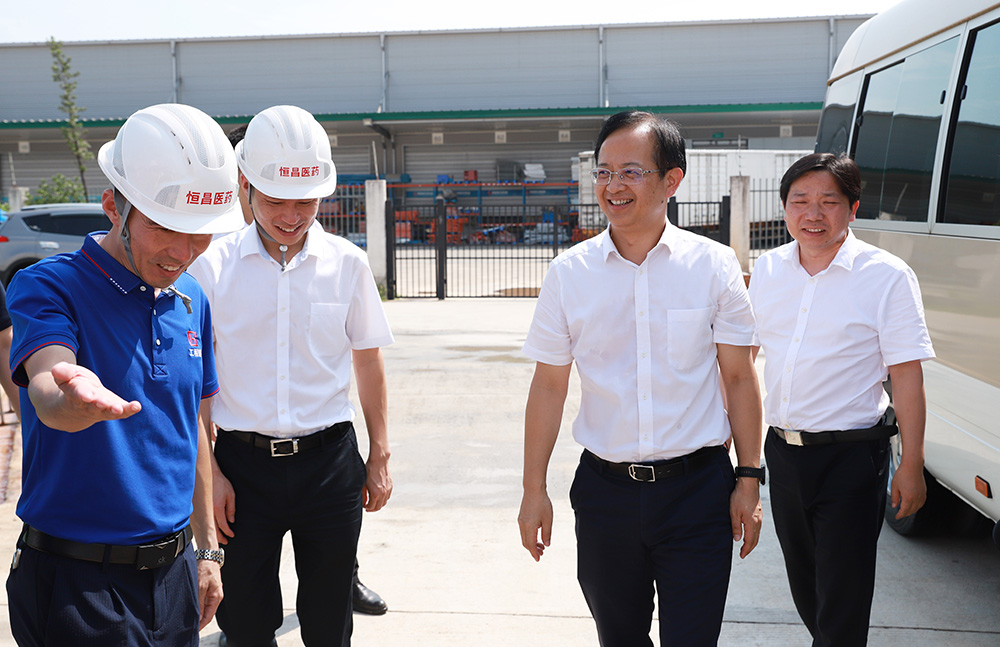 长沙市开福区代区长高伟一行莅临AG贵宾会医药集团总部新址调研