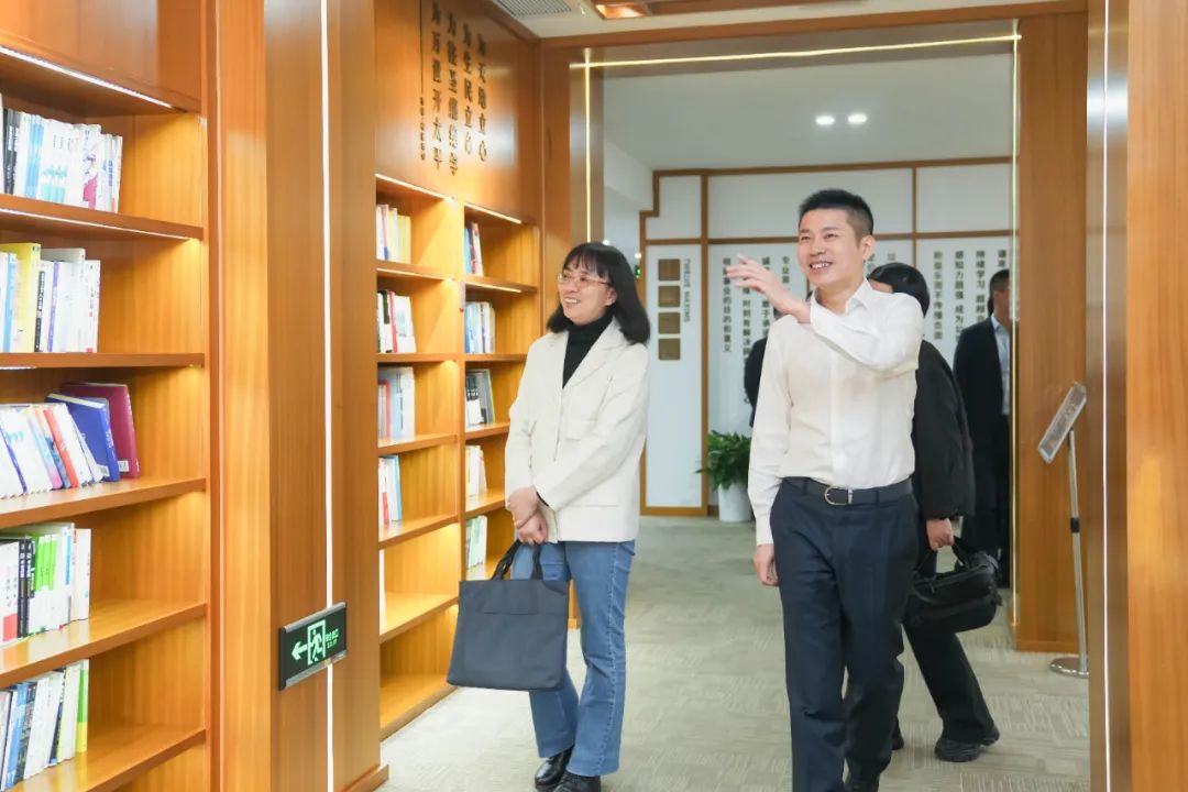 湖南省药监局副局长姚咏梅一行莅临AG贵宾会医药集团调研指导