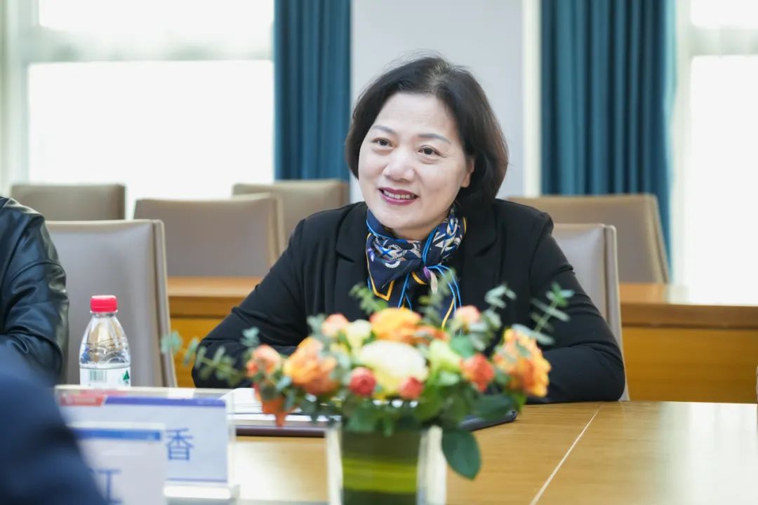 湖南省妇联副主席卢妹香一行考察调研AG贵宾会医药集团