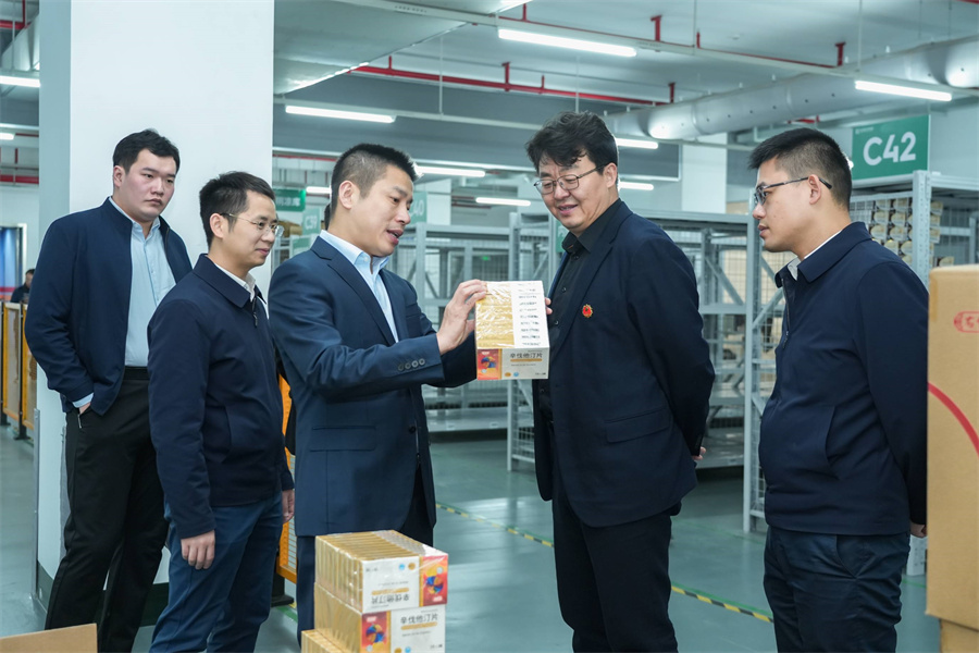 天津市北辰区区委副书记李彩良一行调研AG贵宾会医药集团