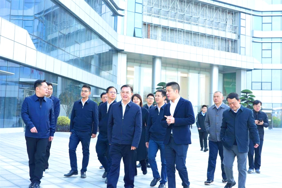 湖南省商务厅党组书记、厅长沈裕谋一行莅临AG贵宾会医药集团调研指导