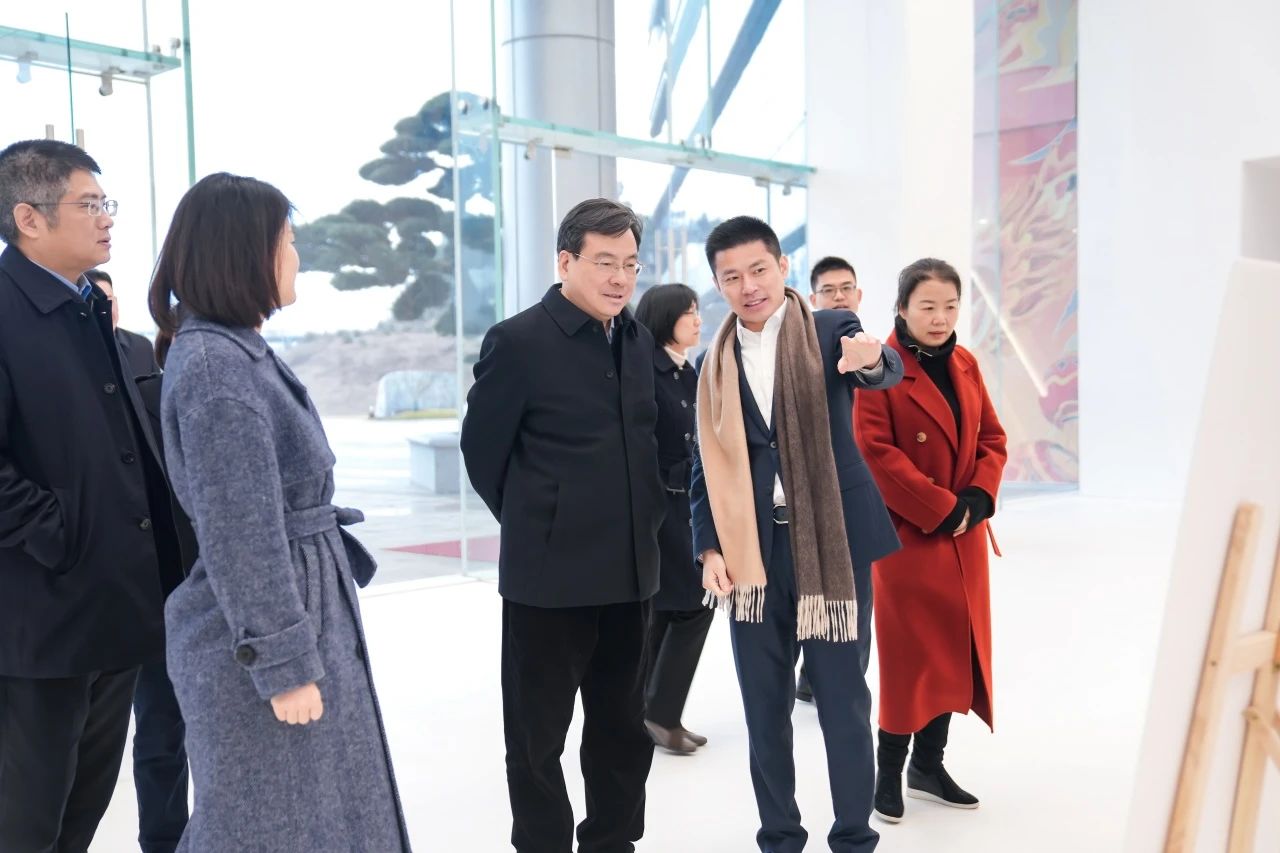 湖南省政协副主席、省工商联主席张健莅临AG贵宾会医药集团调研指导