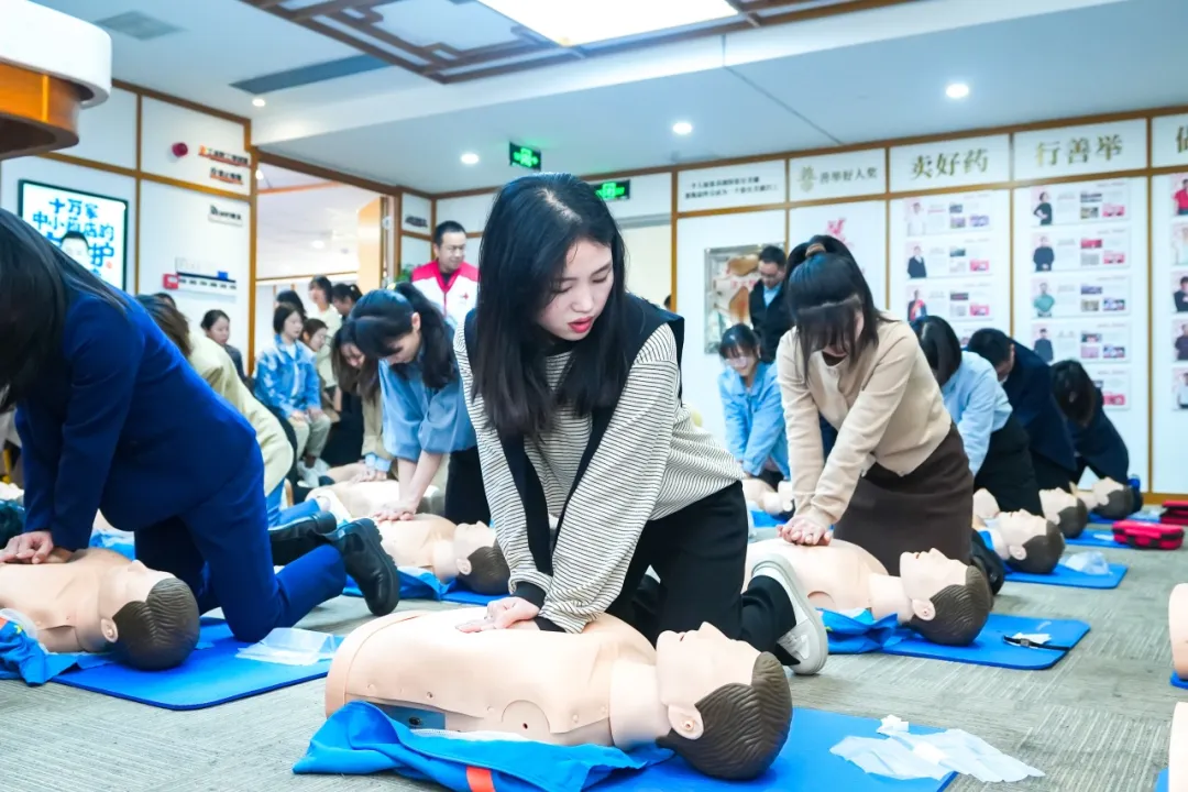 人人都是救护员：AG贵宾会医药携手湖南省红十字会举办急救培训