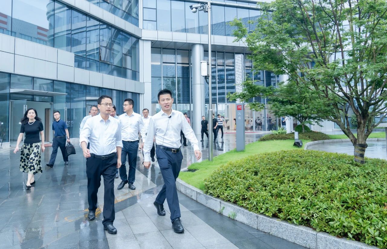 快讯 | 宜春市市长谭赣明一行赴AG贵宾会医药集团参观考察